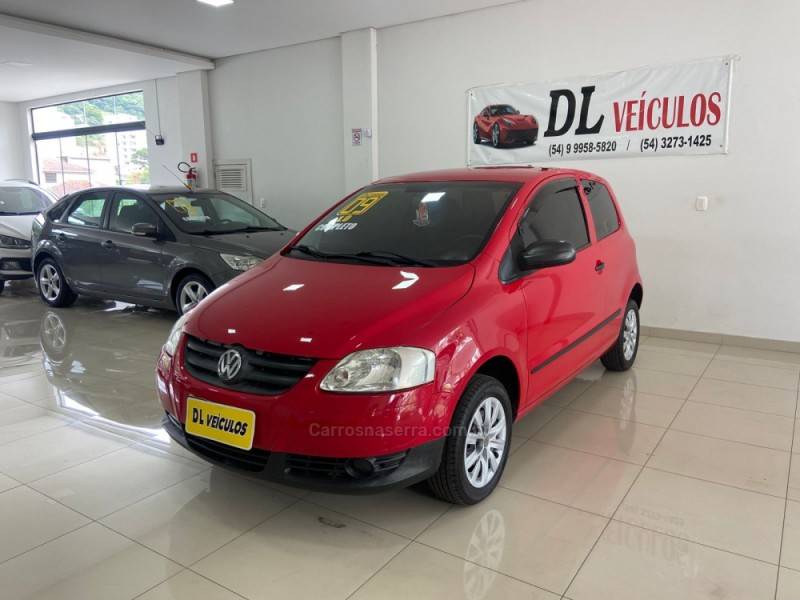 VOLKSWAGEN - FOX - 2008/2009 - Vermelha - R$ 21.900,00