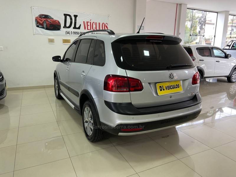 VOLKSWAGEN - SPACE CROSS - 2012/2013 - Prata - R$ 44.900,00