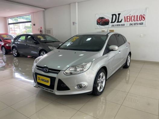 FORD - FOCUS - 2014/2015 - Prata - R$ 53.900,00