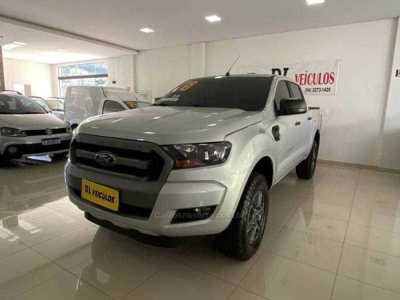 FORD - RANGER - 2017/2018 - Prata - R$ 109.900,00