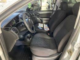 FORD - FOCUS - 2008/2009 - Prata - R$ 28.900,00