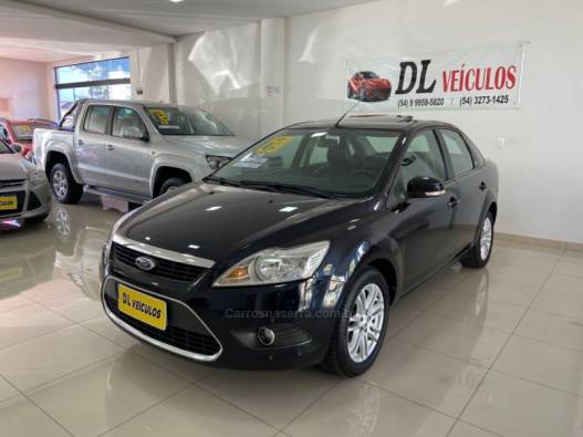 FORD - FOCUS - 2008/2009 - Preta - R$ 37.900,00