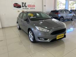 FORD - FOCUS - 2017/2018 - Cinza - R$ 68.900,00