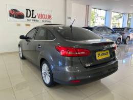 FORD - FOCUS - 2017/2018 - Cinza - R$ 74.900,00