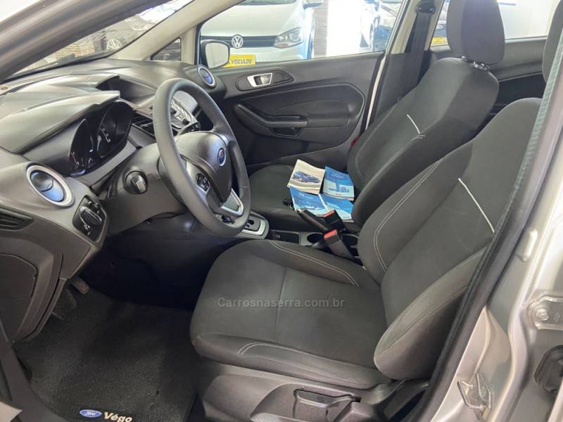 FORD - FIESTA - 2013/2014 - Prata - R$ 42.900,00