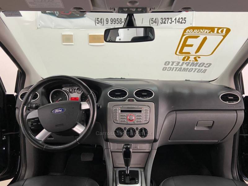 FORD - FOCUS - 2012/2013 - Preta - R$ 45.900,00