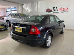 FORD - FOCUS - 2008/2009 - Preta - R$ 37.900,00