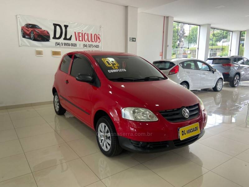 VOLKSWAGEN - FOX - 2008/2009 - Vermelha - R$ 21.900,00