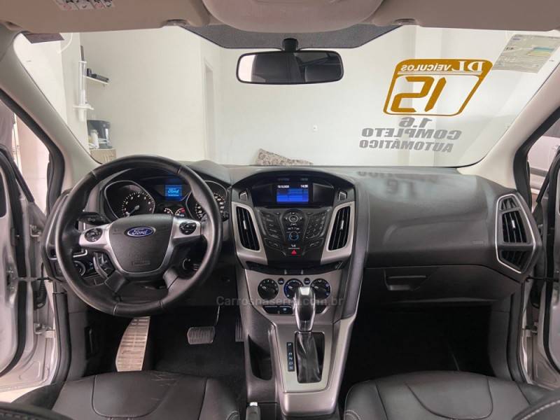 FORD - FOCUS - 2014/2015 - Prata - R$ 53.900,00
