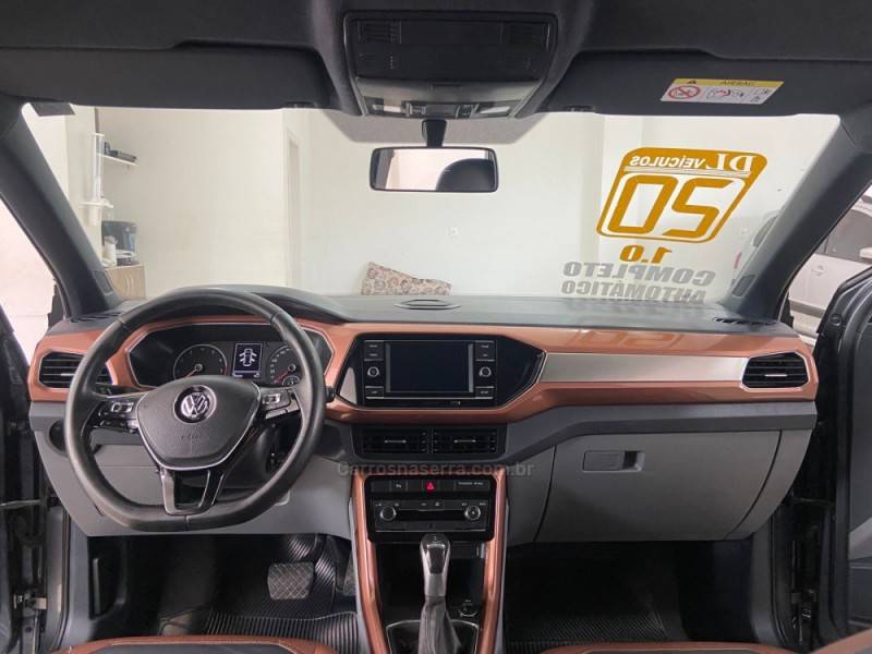 VOLKSWAGEN - T-CROSS - 2019/2020 - Cinza - R$ 98.900,00
