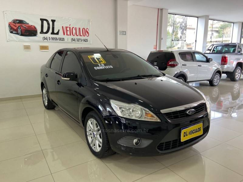 FORD - FOCUS - 2012/2013 - Preta - R$ 45.900,00