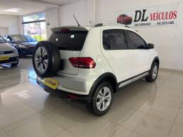 VOLKSWAGEN - CROSSFOX - 2016/2017 - Branca - R$ 57.900,00