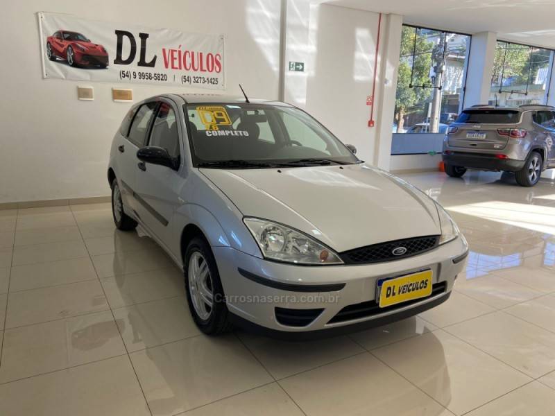 FORD - FOCUS - 2008/2009 - Prata - R$ 28.900,00