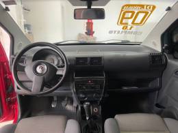 VOLKSWAGEN - FOX - 2008/2009 - Vermelha - R$ 21.900,00
