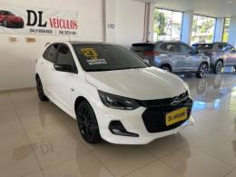 CHEVROLET - ONIX - 2022/2023 - Branca - R$ 85.900,00