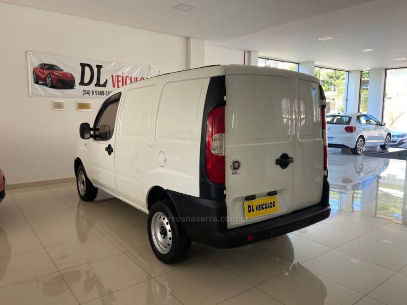 FIAT - DOBLÓ - 2012/2013 - Branca - R$ 54.900,00