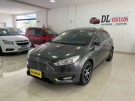 FORD - FOCUS - 2017/2018 - Cinza - R$ 75.900,00