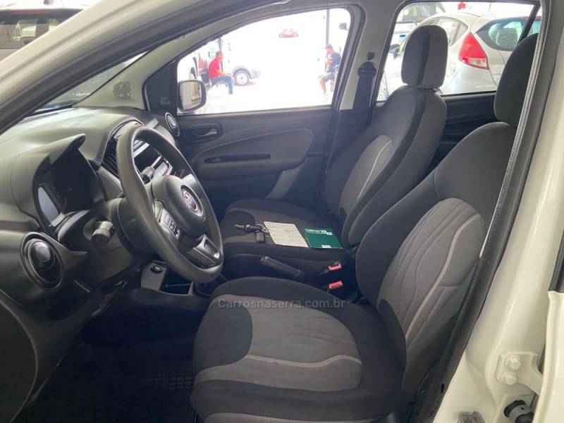 FIAT - UNO - 2018/2019 - Branca - R$ 49.900,00