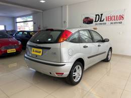 FORD - FOCUS - 2008/2009 - Prata - R$ 28.900,00