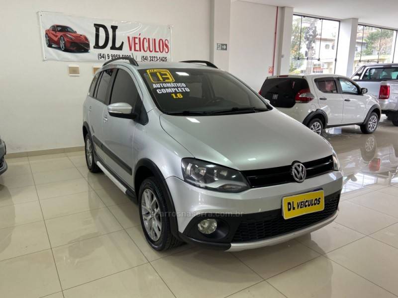 VOLKSWAGEN - SPACE CROSS - 2012/2013 - Prata - R$ 44.900,00