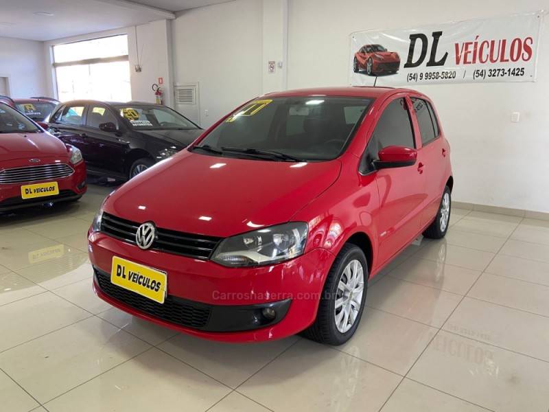 VOLKSWAGEN - FOX - 2011/2011 - Vermelha - R$ 30.900,00