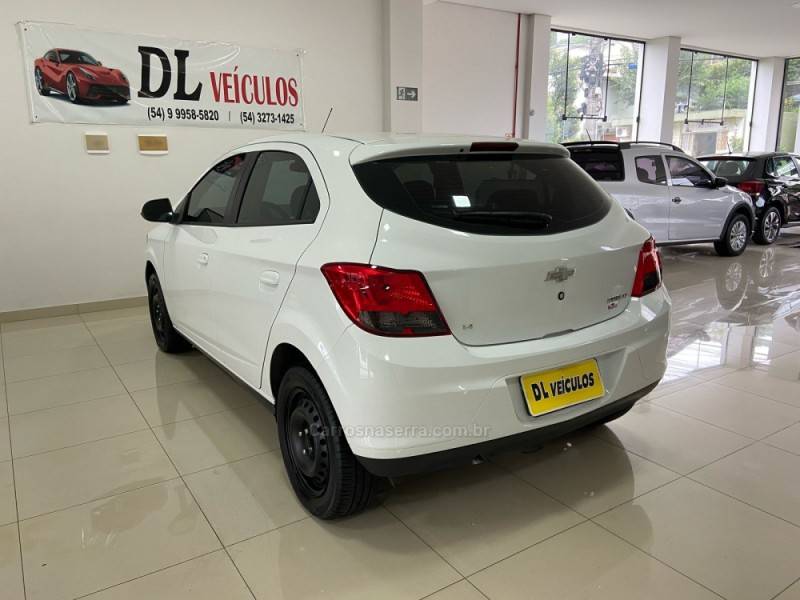 CHEVROLET - ONIX - 2013/2014 - Branca - R$ 47.900,00