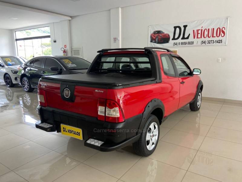 FIAT - STRADA - 2011/2012 - Vermelha - R$ 49.900,00