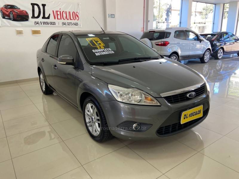 FORD - FOCUS - 2012/2013 - Cinza - R$ 43.900,00