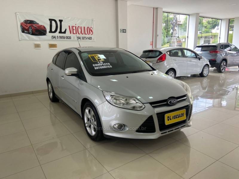 FORD - FOCUS - 2014/2015 - Prata - R$ 53.900,00