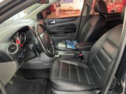 FORD - FOCUS - 2012/2013 - Preta - R$ 45.900,00