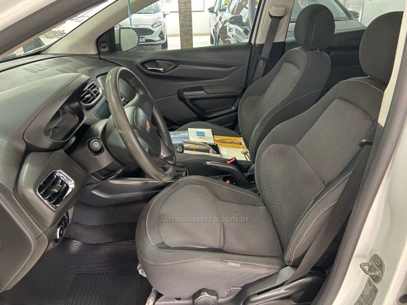 CHEVROLET - ONIX - 2013/2014 - Branca - R$ 47.900,00