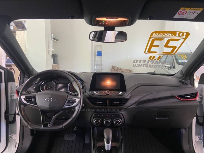 CHEVROLET - ONIX - 2022/2023 - Branca - R$ 85.900,00