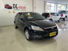 FORD - FOCUS - 2012/2013 - Preta - R$ 45.900,00