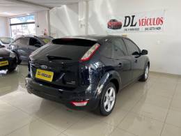 FORD - FOCUS - 2012/2013 - Preta - R$ 45.900,00