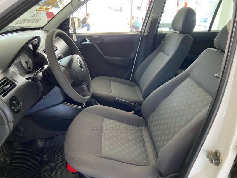 VOLKSWAGEN - GOL - 2004/2005 - Branca - R$ 26.900,00