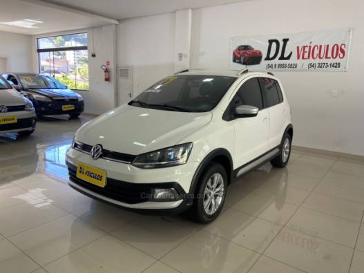 VOLKSWAGEN - CROSSFOX - 2016/2017 - Branca - R$ 57.900,00