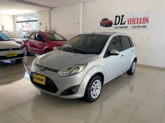 FORD - FIESTA - 2013/2014 - Prata - R$ 32.900,00