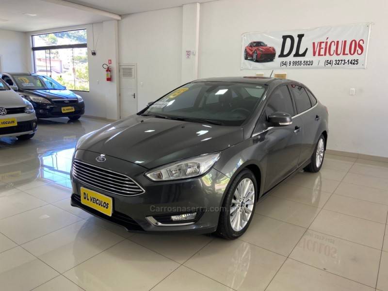 FORD - FOCUS - 2017/2018 - Cinza - R$ 74.900,00