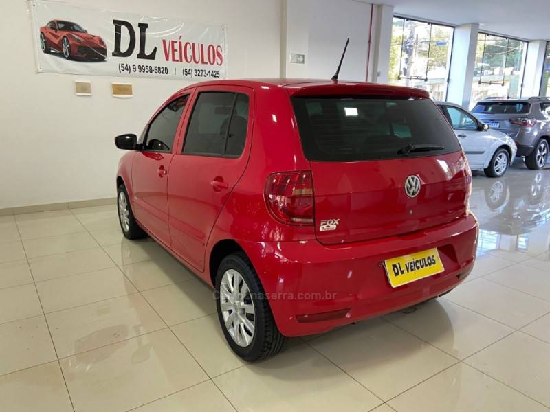 VOLKSWAGEN - FOX - 2011/2011 - Vermelha - R$ 30.900,00