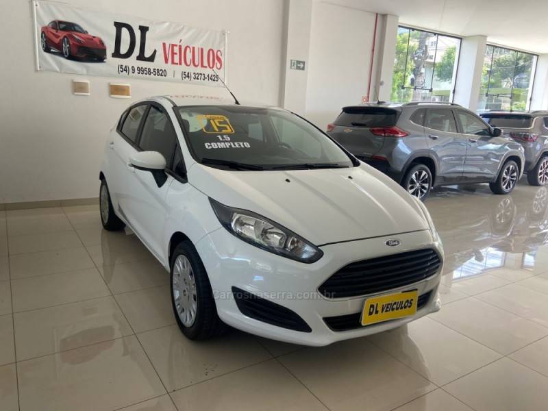 FORD - FIESTA - 2014/2015 - Branca - R$ 45.900,00