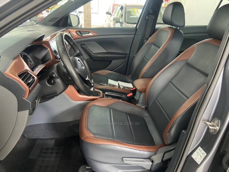 VOLKSWAGEN - T-CROSS - 2019/2020 - Cinza - R$ 98.900,00