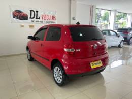 VOLKSWAGEN - FOX - 2008/2009 - Vermelha - R$ 21.900,00