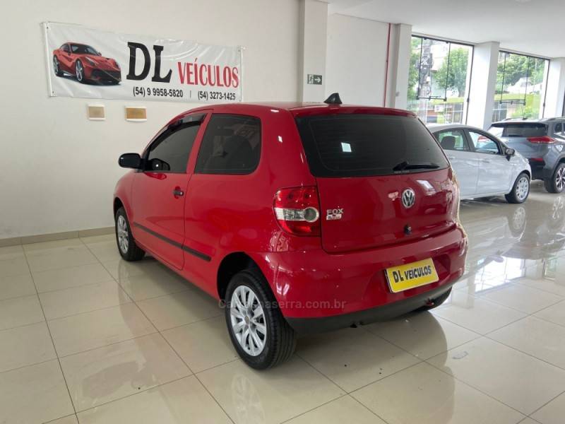 VOLKSWAGEN - FOX - 2008/2009 - Vermelha - R$ 21.900,00