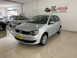 VOLKSWAGEN - POLO - 2013/2014 - Prata - R$ 45.900,00