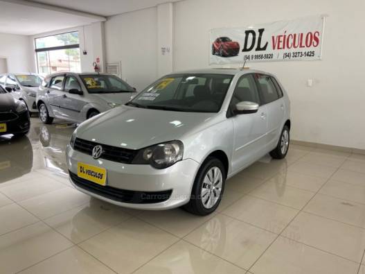 VOLKSWAGEN - POLO - 2013/2014 - Prata - R$ 45.900,00