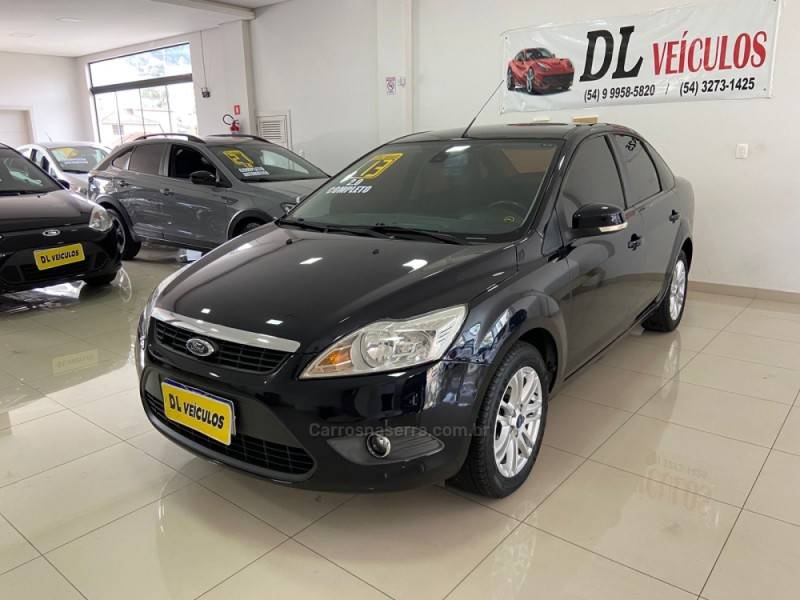 FORD - FOCUS - 2012/2013 - Preta - R$ 45.900,00
