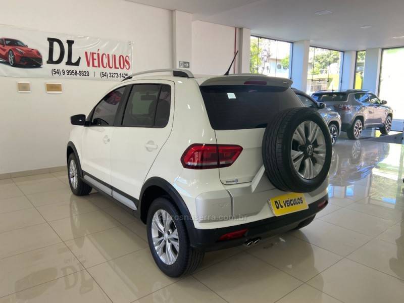 VOLKSWAGEN - CROSSFOX - 2016/2017 - Branca - R$ 57.900,00