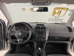 VOLKSWAGEN - POLO - 2013/2014 - Prata - R$ 45.900,00