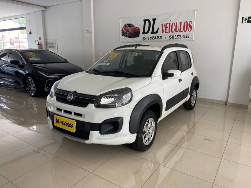 FIAT - UNO - 2018/2019 - Branca - R$ 49.900,00