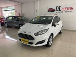 FORD - FIESTA - 2015/2016 - Branca - R$ 49.900,00